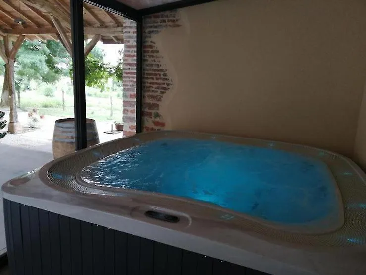 Domaine Des Granges Neuves Hotel Confrancon