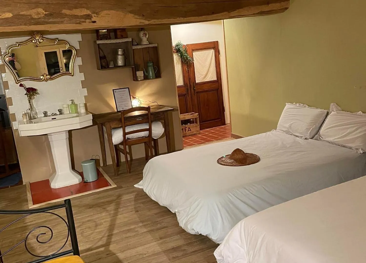 Guest house Domaine Des Granges Neuves Hotel Confrancon