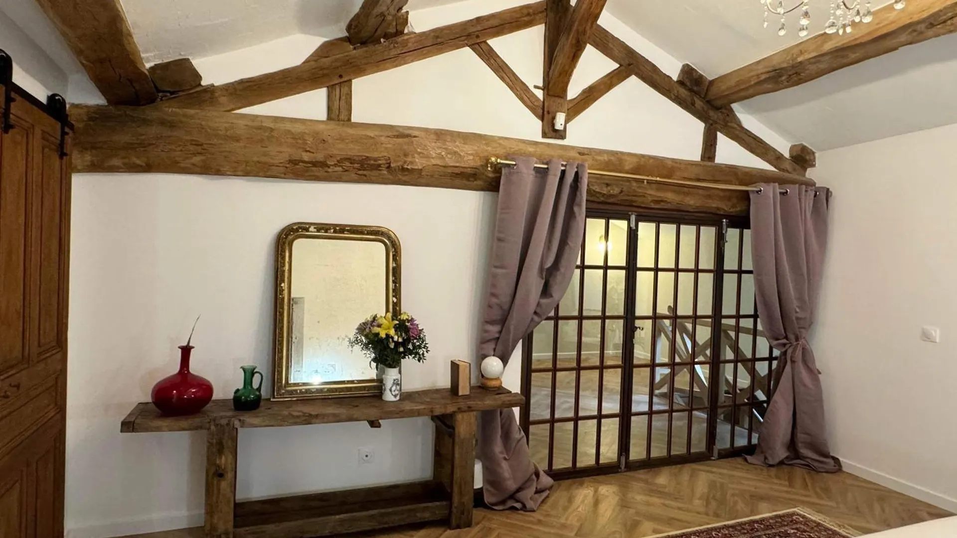 Domaine Des Granges Neuves Hotel Confrancon 0*,  France
